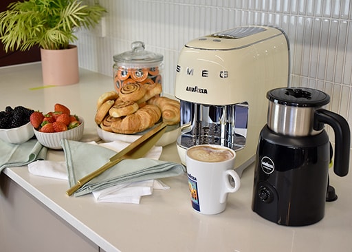 A Modo Mio SMEG Espresso Coffee Machine Lavazza